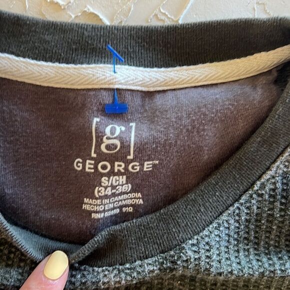 Adorable Camo Henley Shirt for Kids - Size S/CH 34-36 by George - Picture 2 of 3